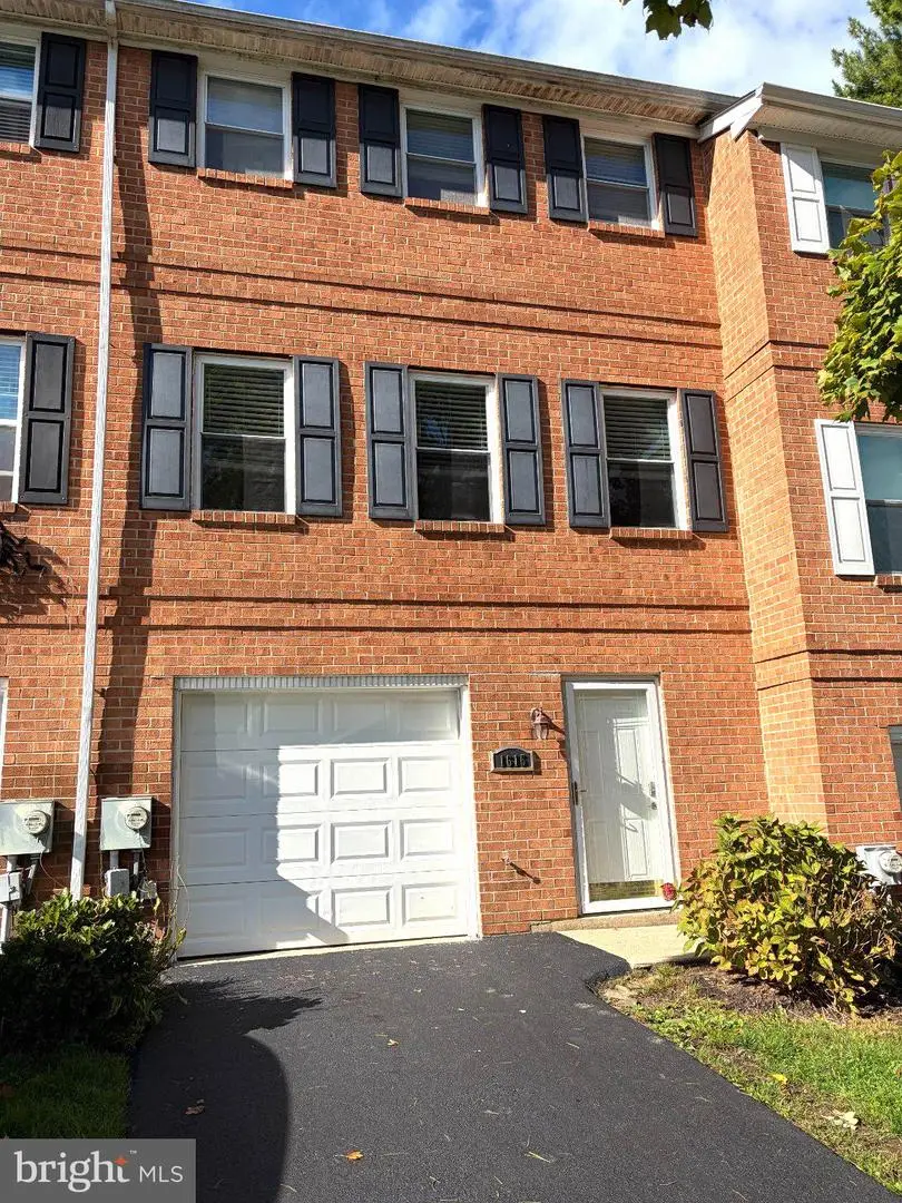1615 S Coventry Ln, West Chester, PA 19382 - #1