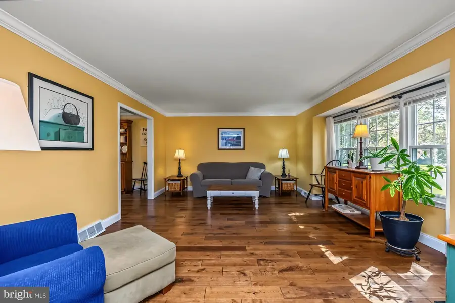 615 Meadow Dr, West Chester, PA 19380 - #2