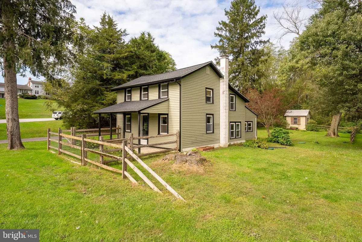 371 Oxford Rd, Oxford, PA 19363 - #1