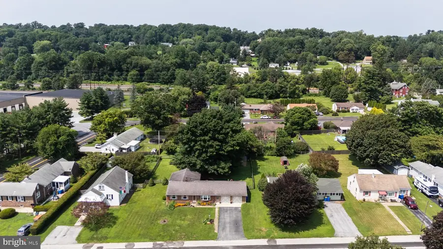 815 W 2nd Ave, Parkesburg, PA 19365 - #3