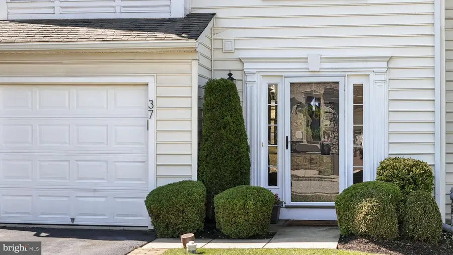 37 Bayberry Ln, Pottstown, PA 19465 - #3