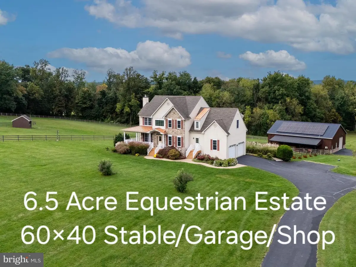 987 N Manor Rd, Honey Brook, PA 19344 - #1