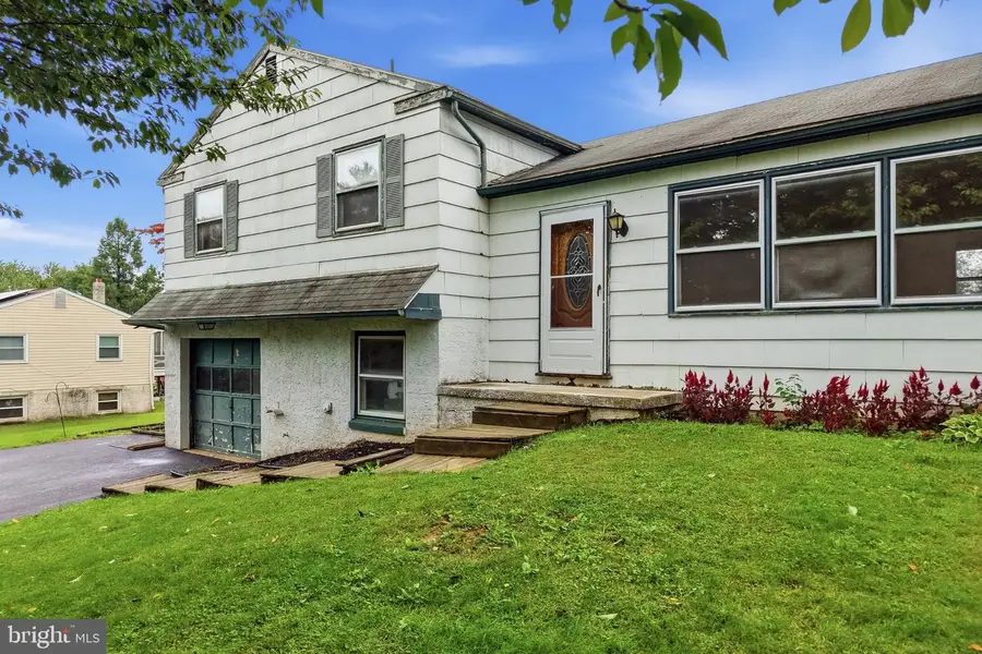 124 Highland Dr, Coatesville, PA 19320 - #3