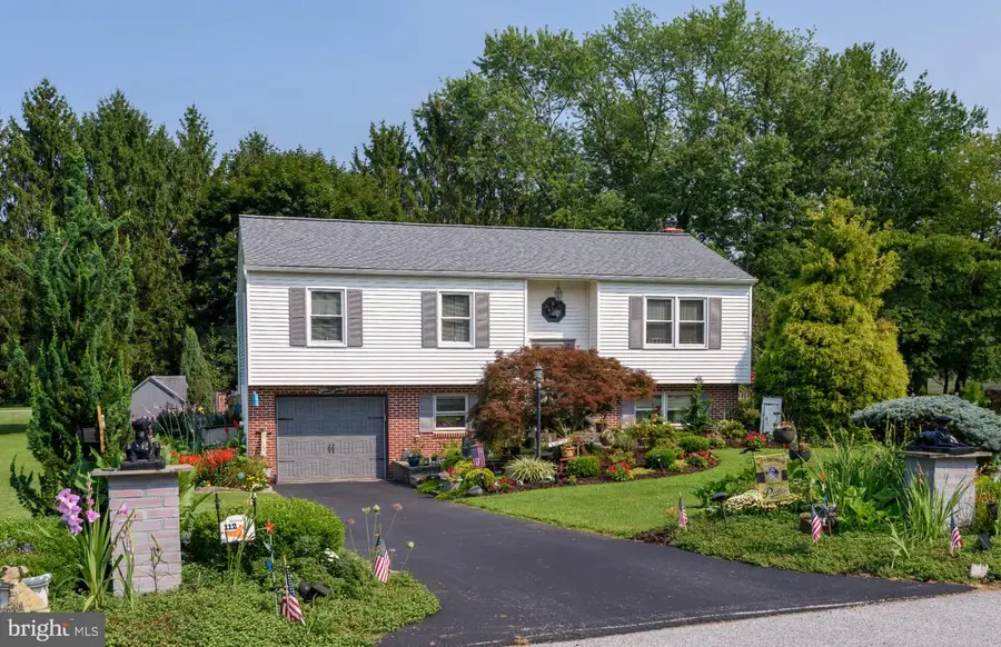 112 Clearfield Ln, Coatesville, PA 19320 - #2