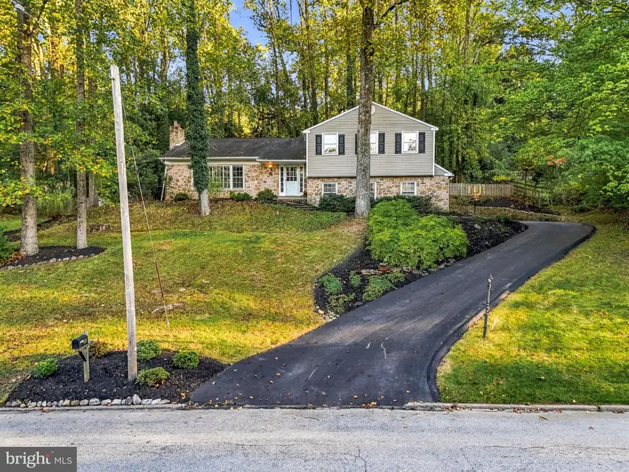 604 Hickory Ln, Berwyn, PA 19312 - #2