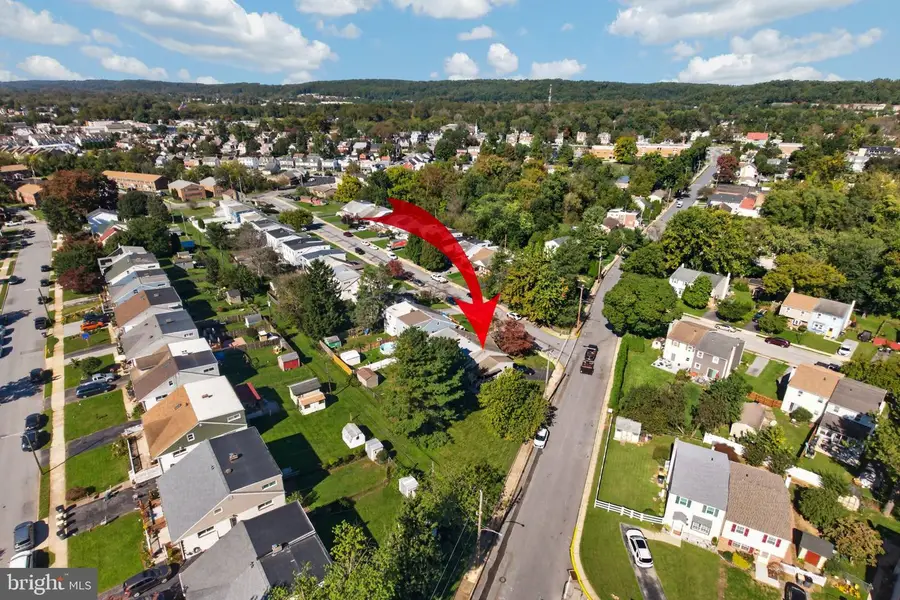 448 Garfield Ave, Downingtown, PA 19335 - #2