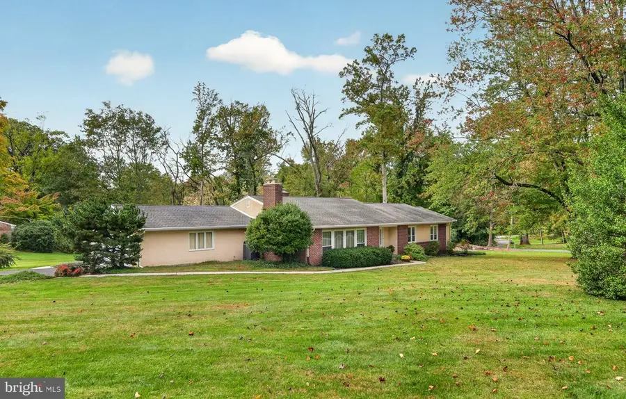 303 Taylor Ln, Kennett Square, PA 19348 - #2