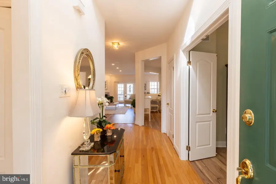 49 Longview Cir, Berwyn, PA 19312 - #3