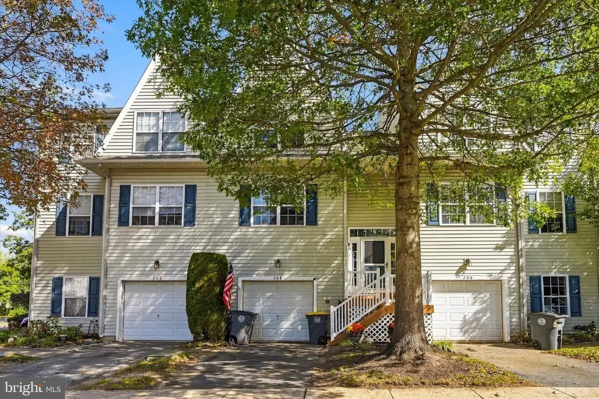 204 Cherry St, Downingtown, PA 19335 - #1