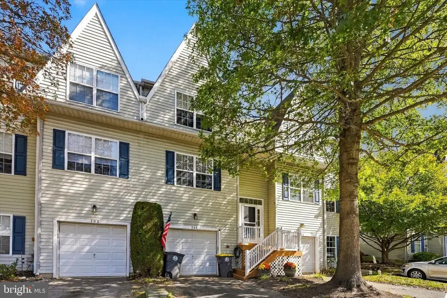 204 Cherry St, Downingtown, PA 19335 - #2