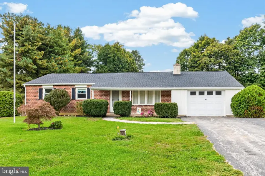 137 Martins Corner Rd, Coatesville, PA 19320 - #2