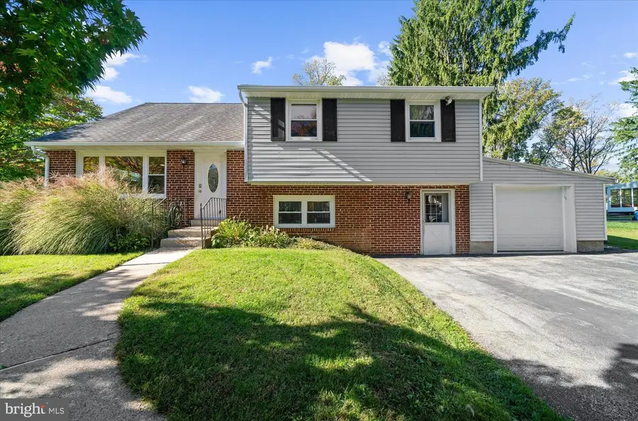310 Westbrook Dr, West Chester, PA 19382 - #2
