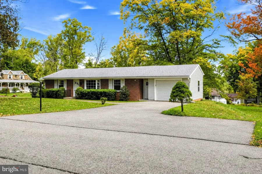 114 Hilltop Rd, Phoenixville, PA 19460 - #3