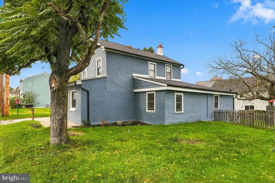 21 Grant St, Phoenixville, PA 19460 - #3