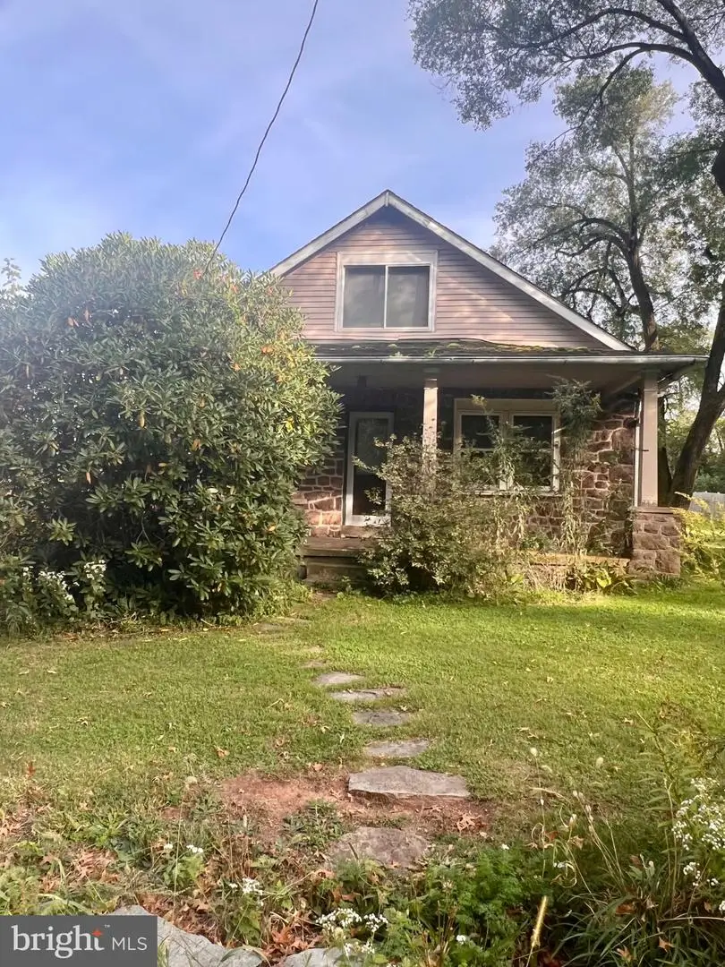 1354 S Hanover St, Pottstown, PA 19465 - #1