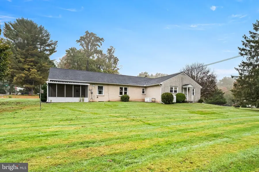 20 Carol Ln, Coatesville, PA 19320 - #2