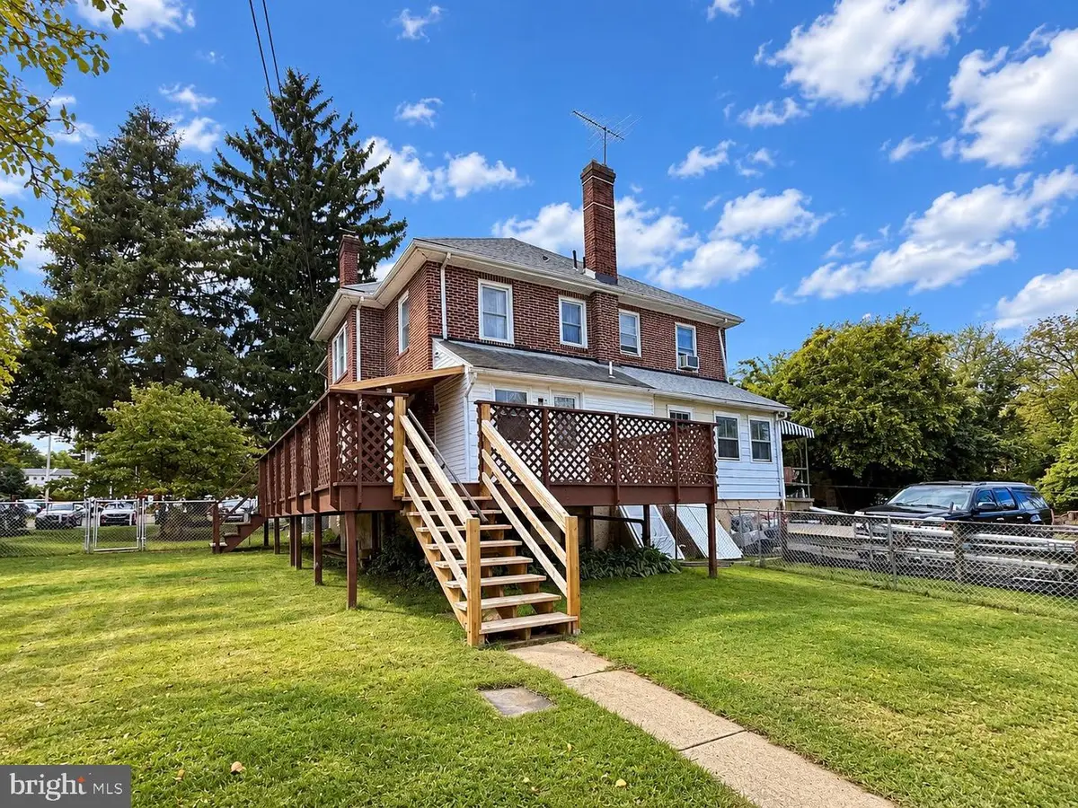 625 Nutt Rd, Phoenixville, PA 19460 - #1