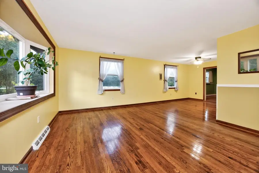 725 Susan Dr, Exton, PA 19341 - #2