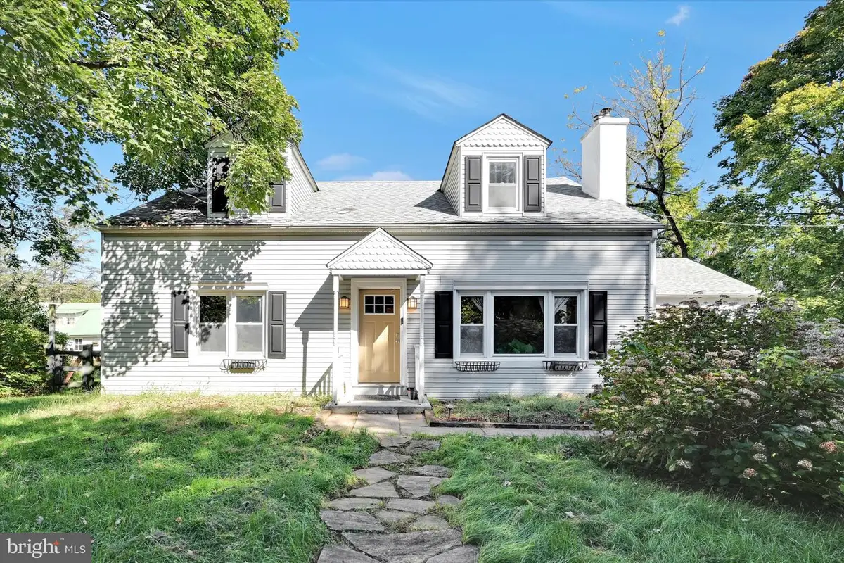 2211 Strasburg Rd, Coatesville, PA 19320 - #1