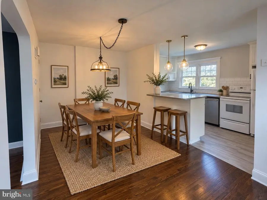 427 W Pennsylvania Ave, Downingtown, PA 19335 - #3