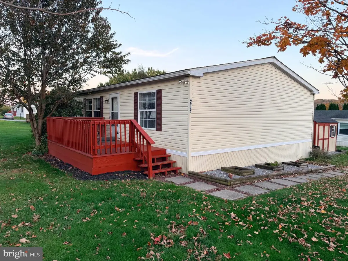 219 Deer Run Dr, Honey Brook, PA 19344 - #1