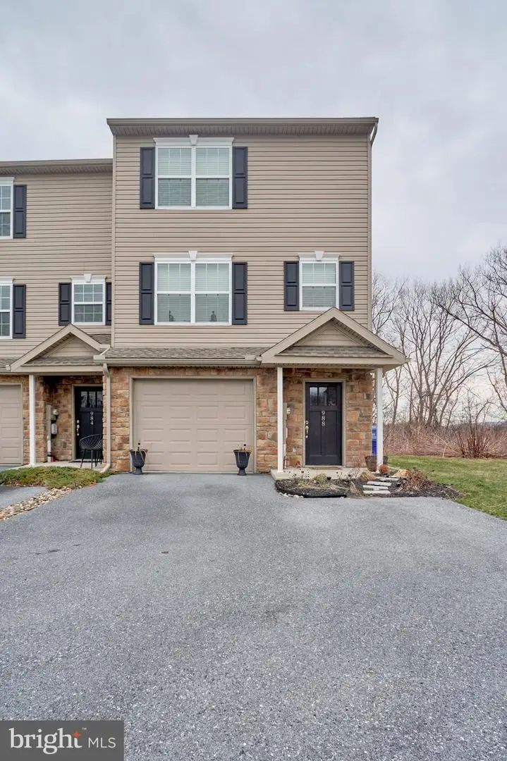 988 Gregs Dr, Harrisburg, PA 17111 - #1