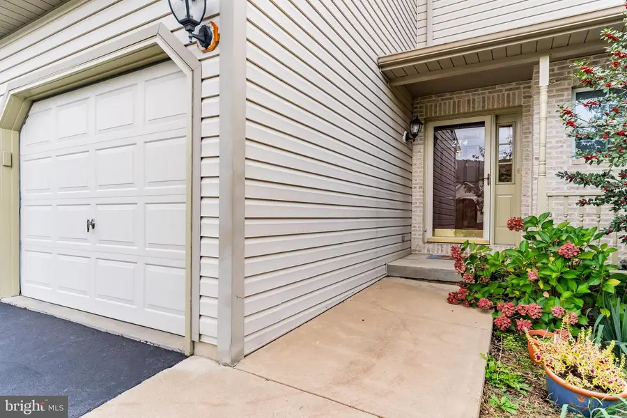 224 Forest Oak Ln, Harrisburg, PA 17110 - Image #3