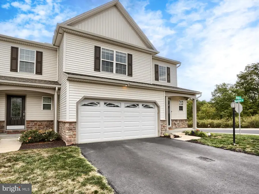 4607 Hamlin Ln, Harrisburg, PA 17110 - Image #2