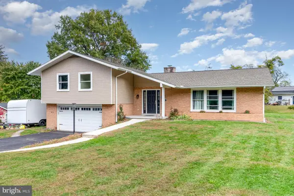 729 Hilltop Ln, HERSHEY, PA 17033