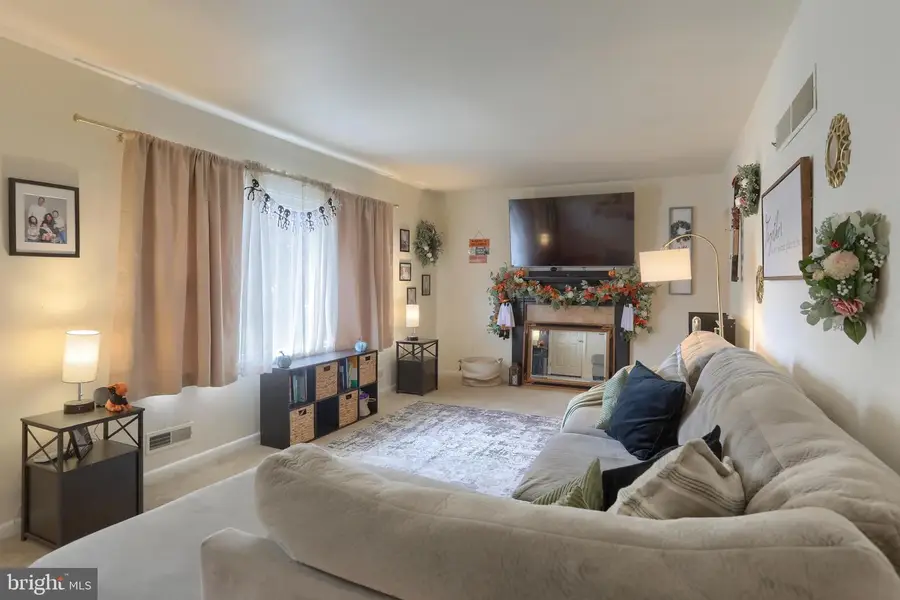 662 Woodview St, Harrisburg, PA 17113 - Image #3