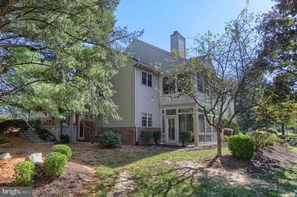 24 Glasgow Ct, HERSHEY, PA 17033