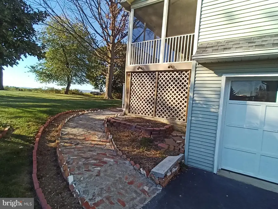 878 Buttermilk Ct, Harrisburg, PA 17111 - Image #2