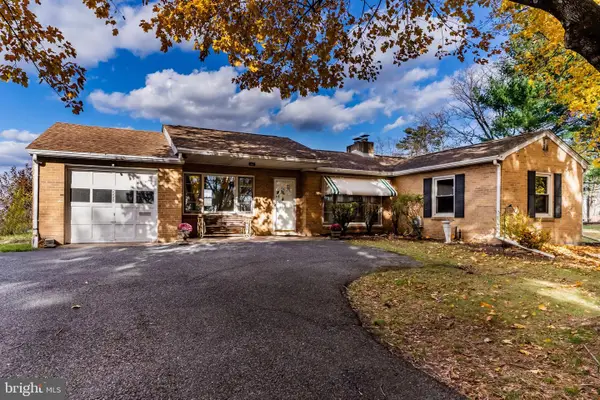 2228 Goose Valley Rd, HARRISBURG, PA 17110