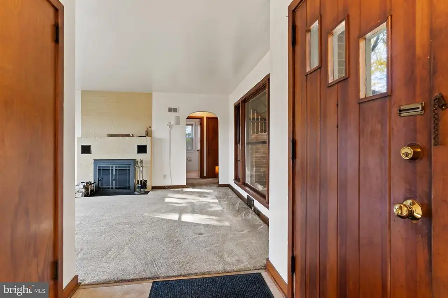 2228 Goose Valley Rd, Harrisburg, PA 17110 - Image #3