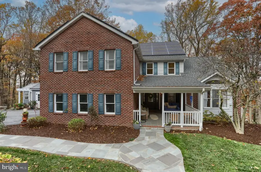 1609 Spring Hill Dr, Hummelstown, PA 17036 - Image #2