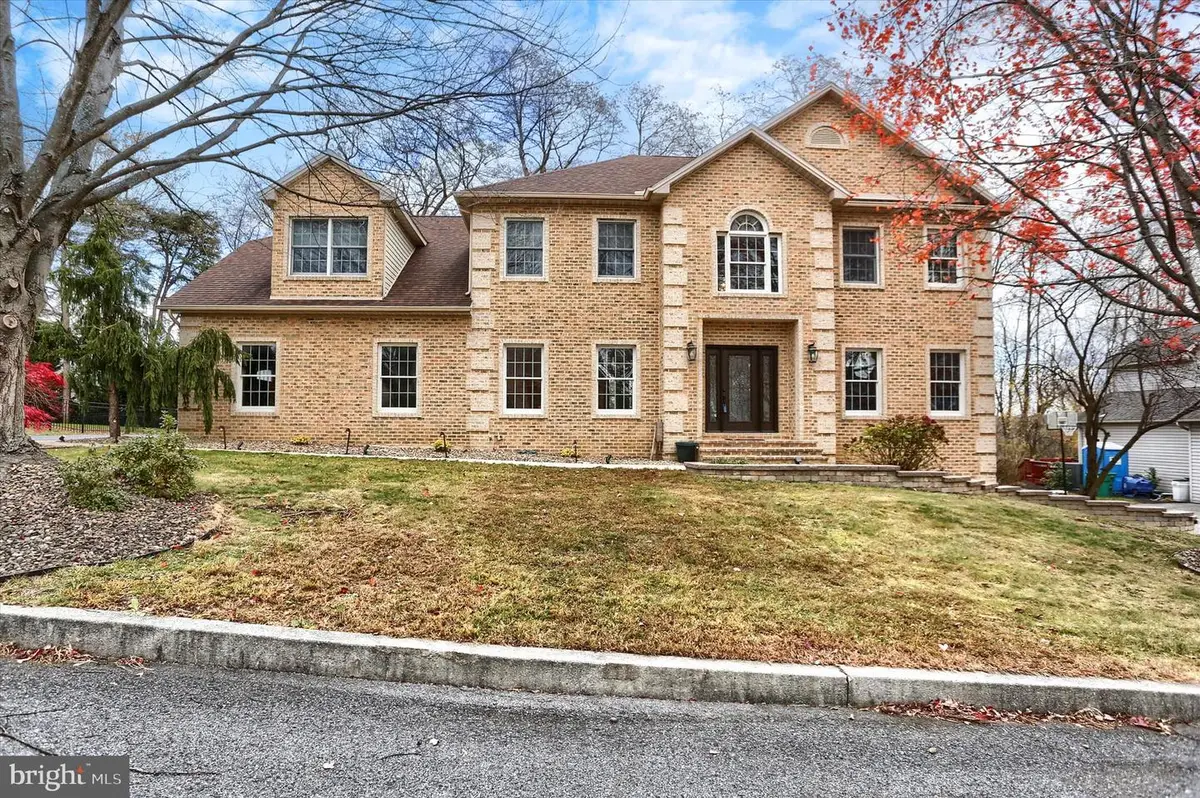 2068 Doral Dr, Harrisburg, PA 17112 - Image #1