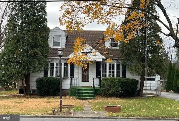 6221 Blue Bird Ave, HARRISBURG, PA 17112