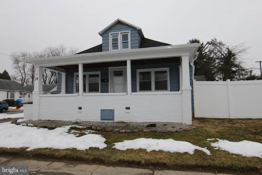 19 Crescent St, Highspire, PA 17034 - #2