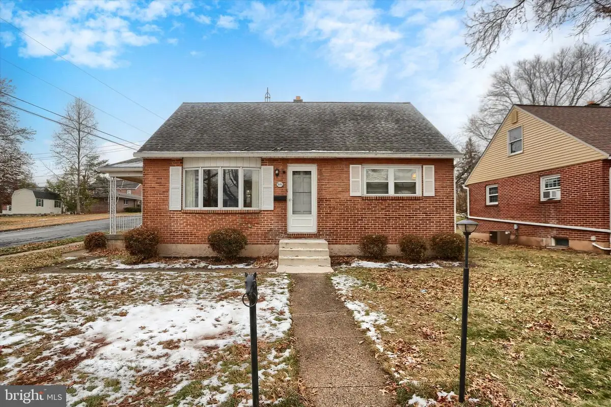 346 E Roosevelt Ave, Middletown, PA 17057 - Image #1