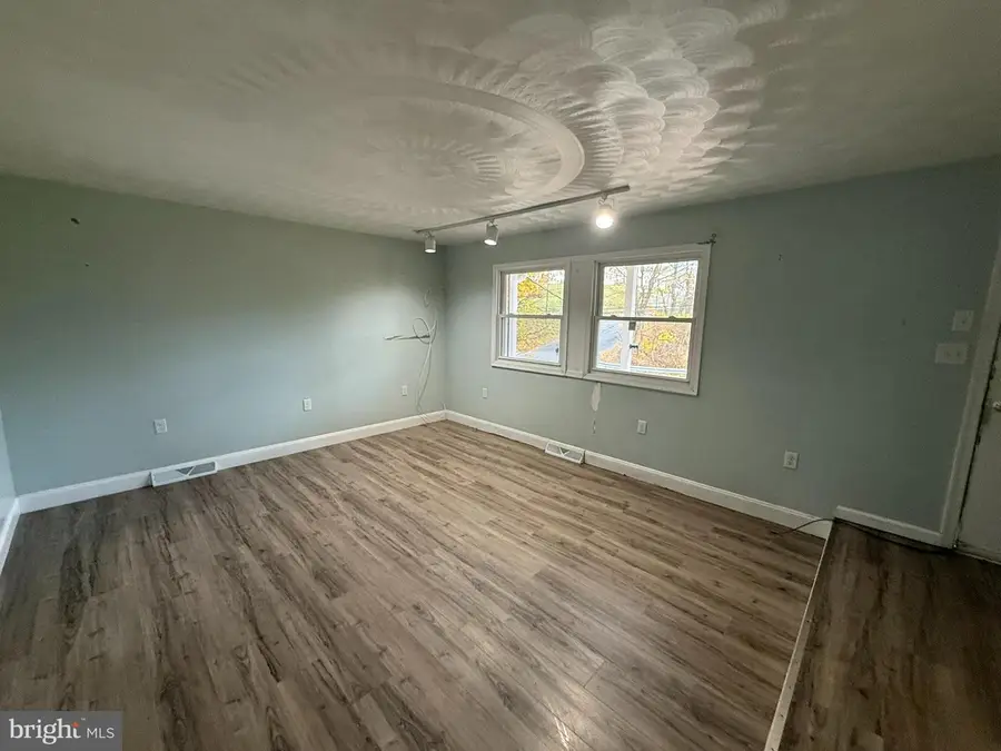 1316 Edgemont Rd, Harrisburg, PA 17109 - Image #2