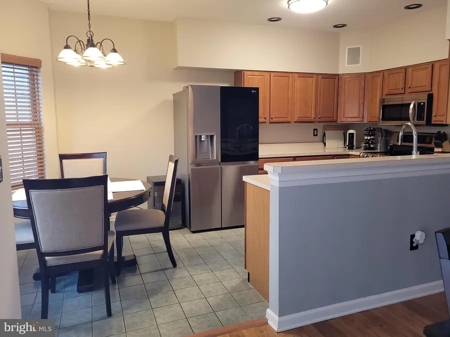 1045 Pond Ridge Dr, Harrisburg, PA 17111 - Image #3