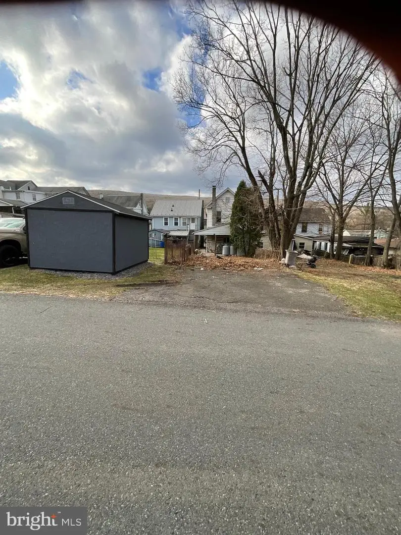 215 W Market St, Williamstown, PA 17098 - Image #2