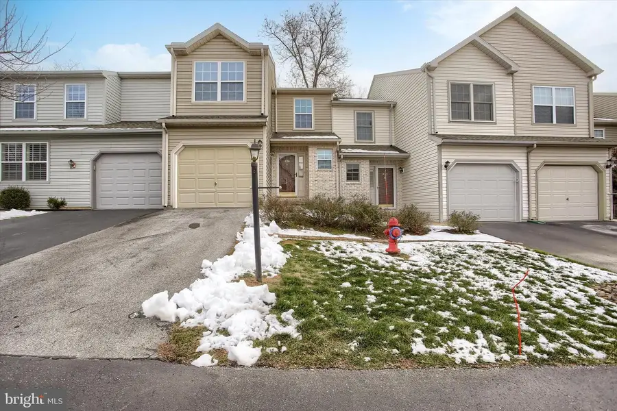 220 Forest Oak Ln, Harrisburg, PA 17110 - Image #2