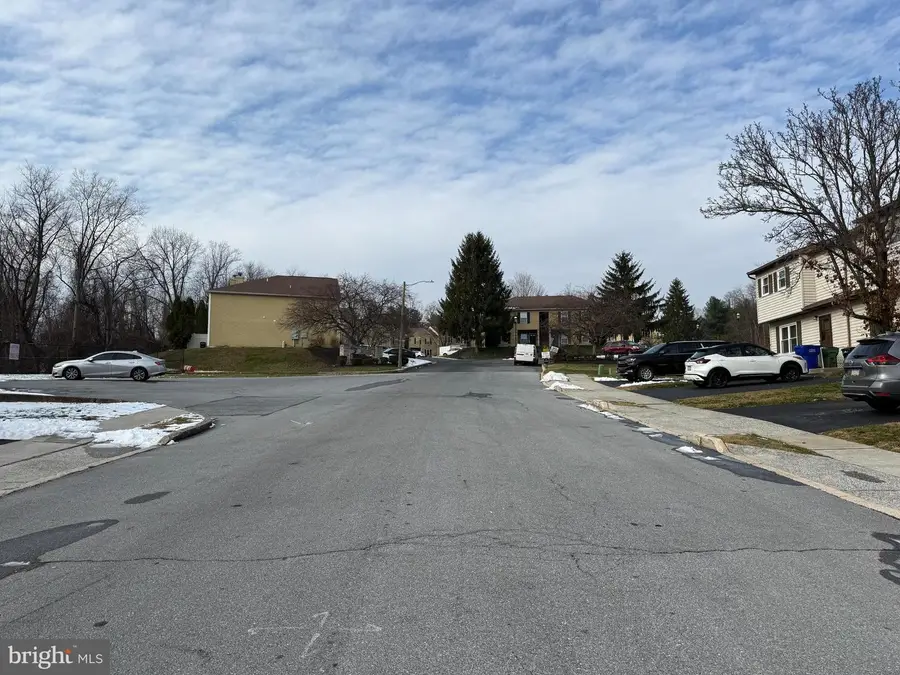 2712 Buxton Rd, Harrisburg, PA 17110 - Image #3