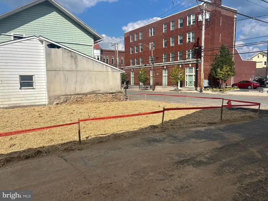 512 Market St, Lykens, PA 17048 - Image #2