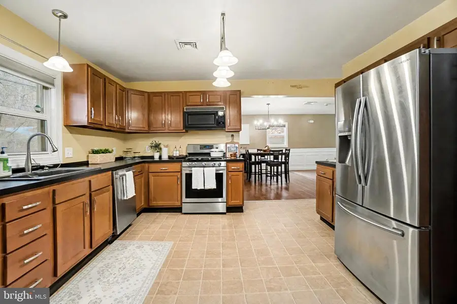 823 Roberts Valley Rd, Harrisburg, PA 17110 - Image #2