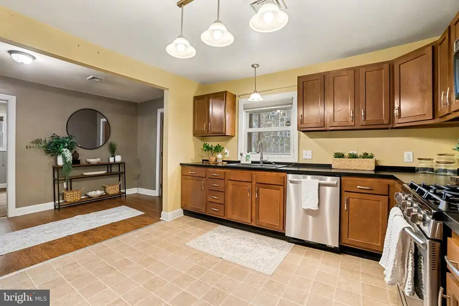 823 Roberts Valley Rd, Harrisburg, PA 17110 - Image #3