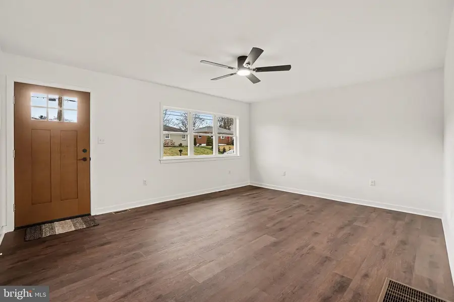 6216 Locust St, Harrisburg, PA 17112 - Image #2