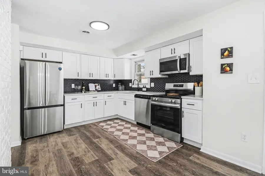 857 Twin Oaks Dr, Hummelstown, PA 17036 - #3