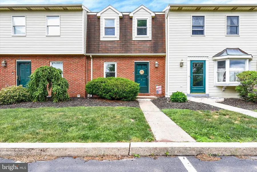 7 Garden Ct, Elizabethtown, PA 17022 - #2